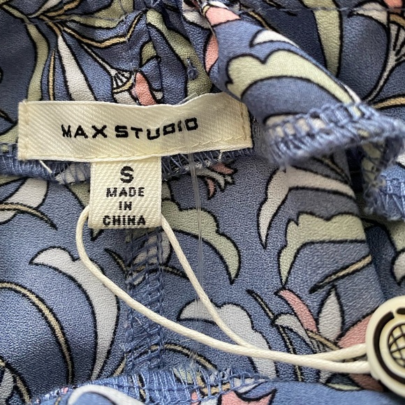 Max Studio Blue Dotted Striped Crepe Belted Shorts Size Small - Picture 6 of 9